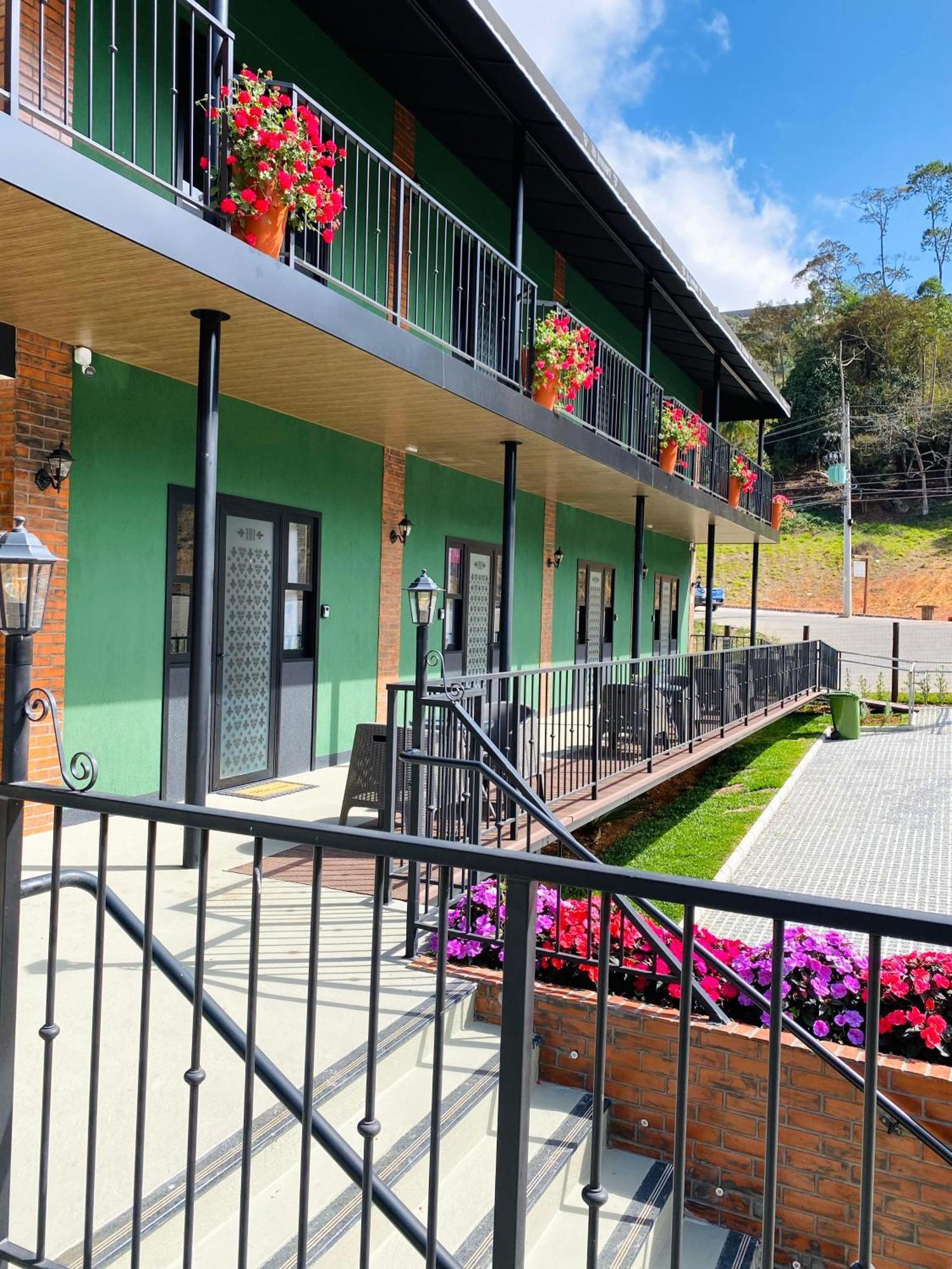 Broussard Flats Centro Pedra Azul Apartment *